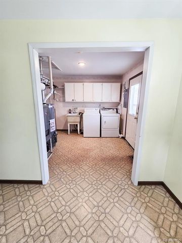 12929 Matthews Street, Carleton, MI 48117