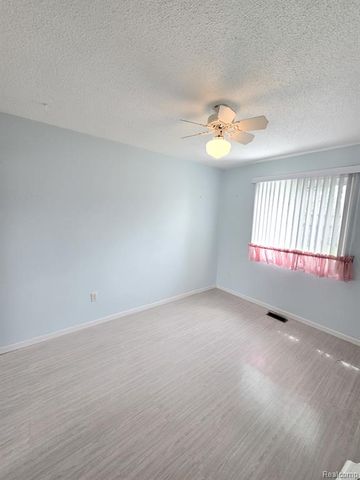 12929 Matthews Street, Carleton, MI 48117
