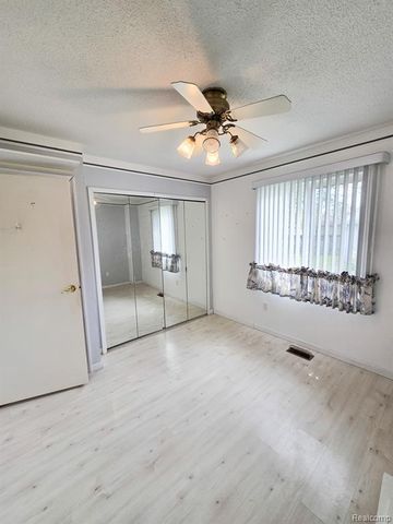 12929 Matthews Street, Carleton, MI 48117