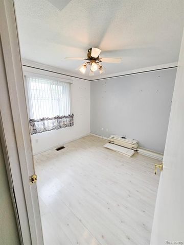 12929 Matthews Street, Carleton, MI 48117