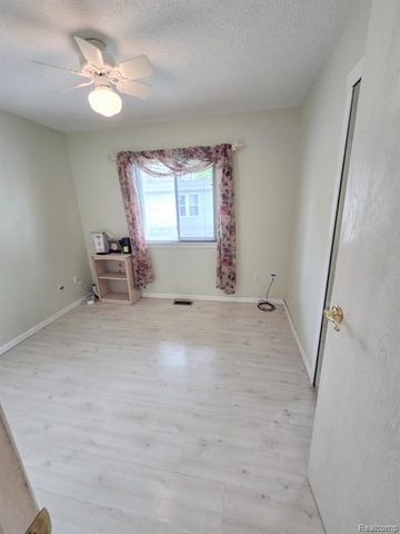 12929 Matthews Street, Carleton, MI 48117