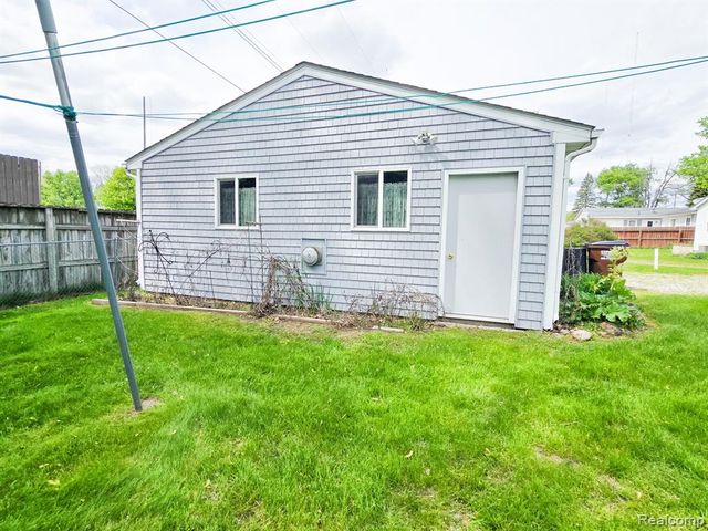 12929 Matthews Street, Carleton, MI 48117