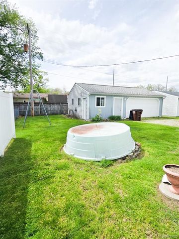 12929 Matthews Street, Carleton, MI 48117