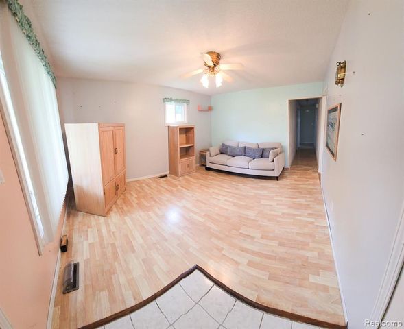 12929 Matthews Street, Carleton, MI 48117