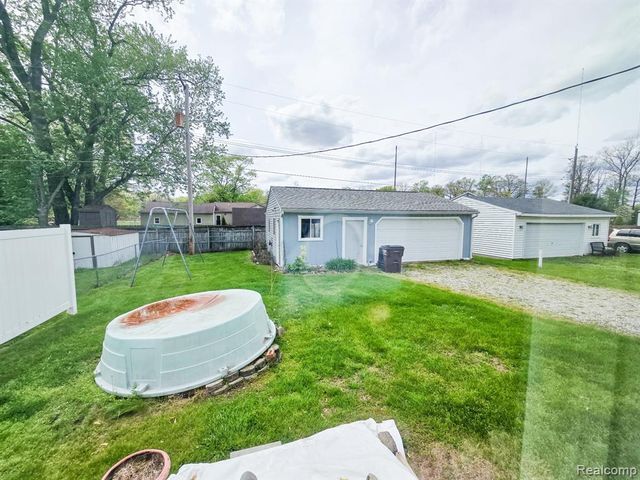 12929 Matthews Street, Carleton, MI 48117