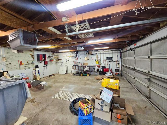 12929 Matthews Street, Carleton, MI 48117