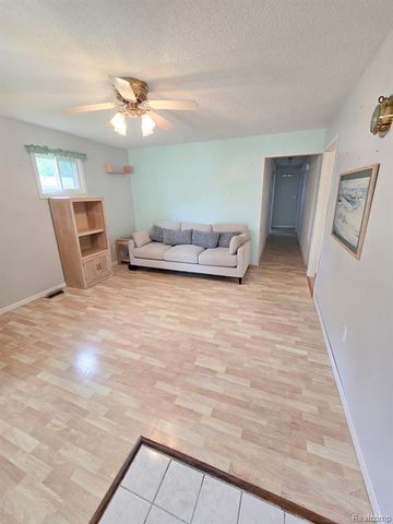 12929 Matthews Street, Carleton, MI 48117