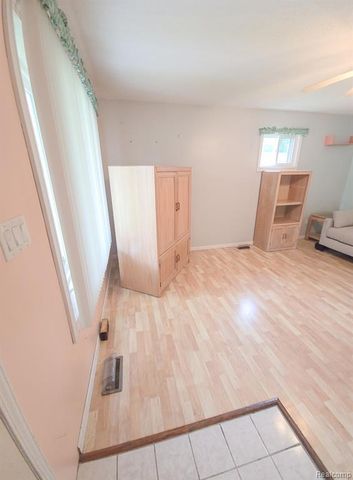 12929 Matthews Street, Carleton, MI 48117