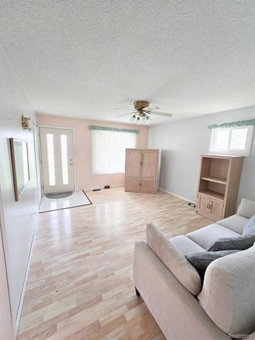 12929 Matthews Street, Carleton, MI 48117
