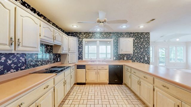 305 Keck Ln, Buchanan, TN 38222