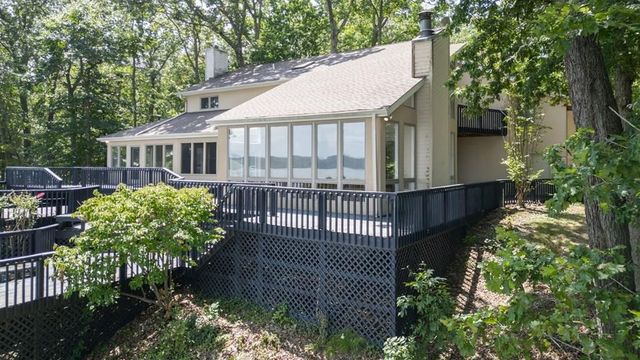 305 Keck Ln, Buchanan, TN 38222