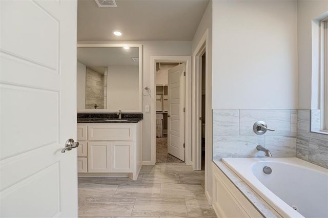 2932 Cypress Springs Boulevard, Edmond, OK 73034