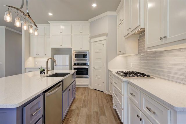 2932 Cypress Springs Boulevard, Edmond, OK 73034