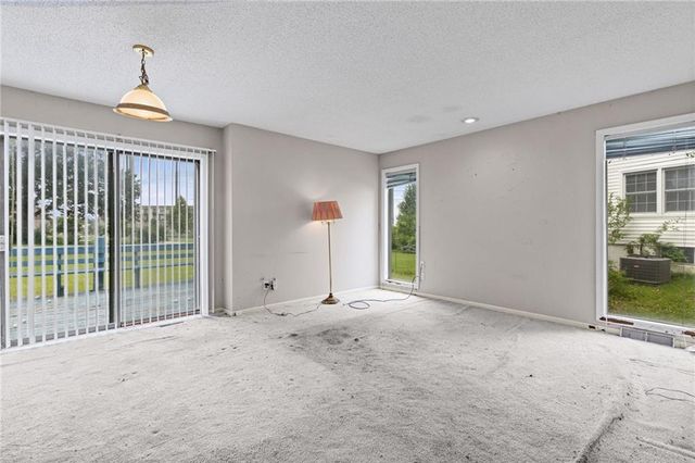 505 NW 87th Terrace, Kansas City, MO 64155