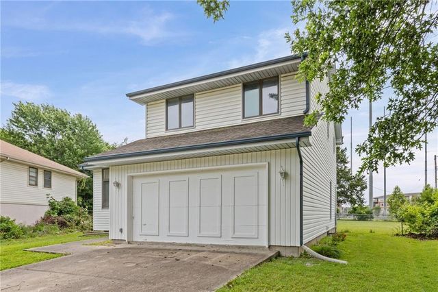 505 NW 87th Terrace, Kansas City, MO 64155