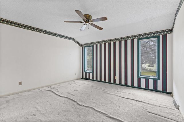 505 NW 87th Terrace, Kansas City, MO 64155