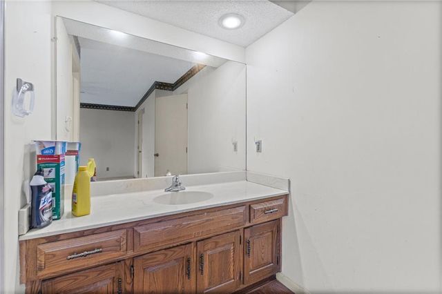 505 NW 87th Terrace, Kansas City, MO 64155