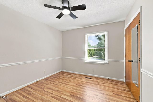 7825 Country Knoll Road, Bahama, NC 27503