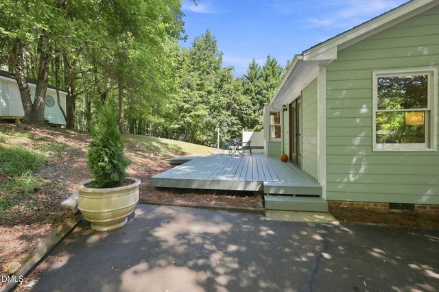 7825 Country Knoll Road, Bahama, NC 27503