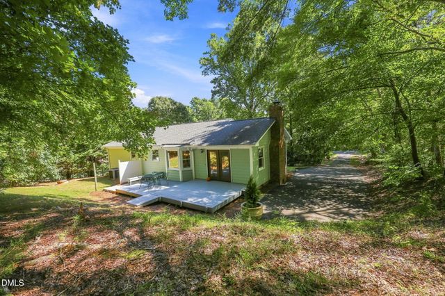 7825 Country Knoll Road, Bahama, NC 27503