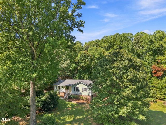 7825 Country Knoll Road, Bahama, NC 27503