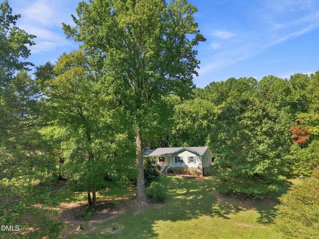 7825 Country Knoll Road, Bahama, NC 27503
