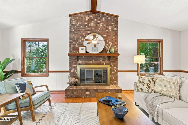7825 Country Knoll Road, Bahama, NC 27503