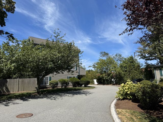 97 Sylvan St. 7, Danvers, MA 01923
