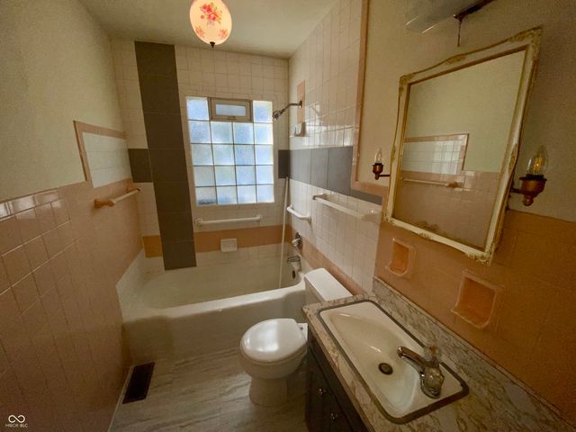 334 Central Avenue, Anderson, IN 46012