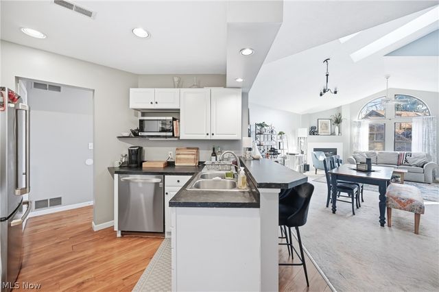 1183 Red Tail Hawk Drive 5, Boardman, OH 44512