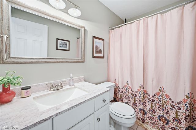 1183 Red Tail Hawk Drive 5, Boardman, OH 44512