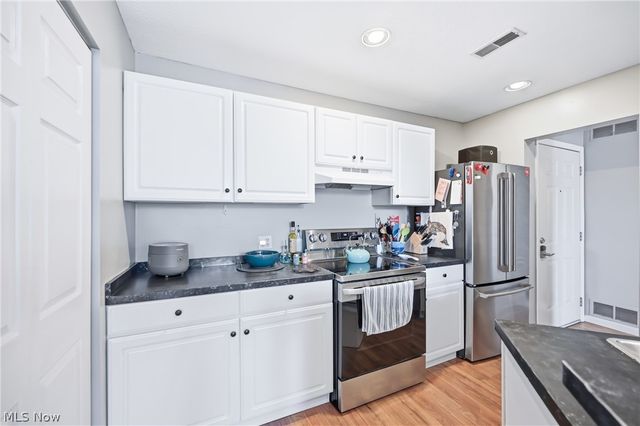 1183 Red Tail Hawk Drive 5, Boardman, OH 44512