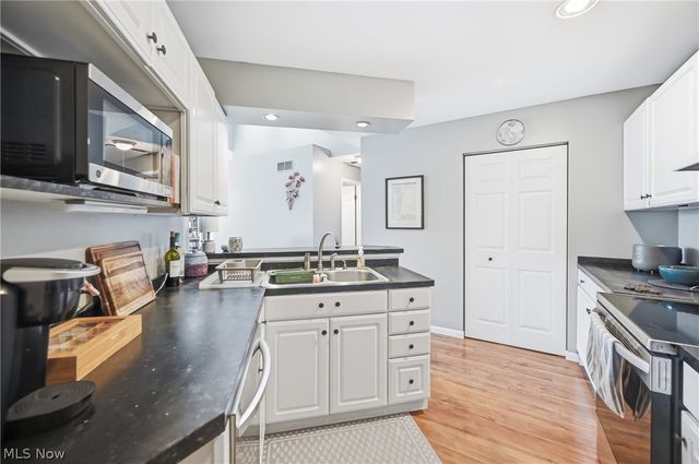 1183 Red Tail Hawk Drive 5, Boardman, OH 44512