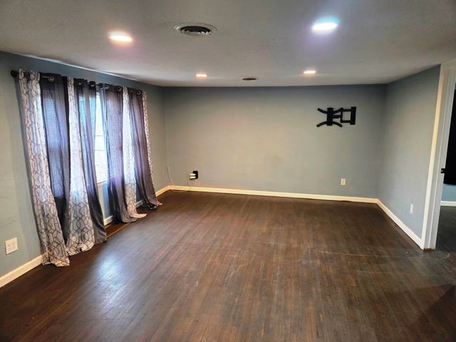 918 S Sedgwick, Wichita, KS 67213