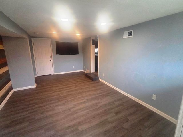 918 S Sedgwick, Wichita, KS 67213