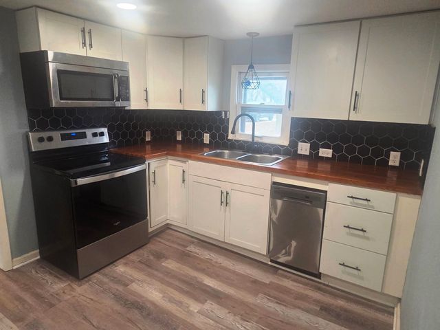 918 S Sedgwick, Wichita, KS 67213