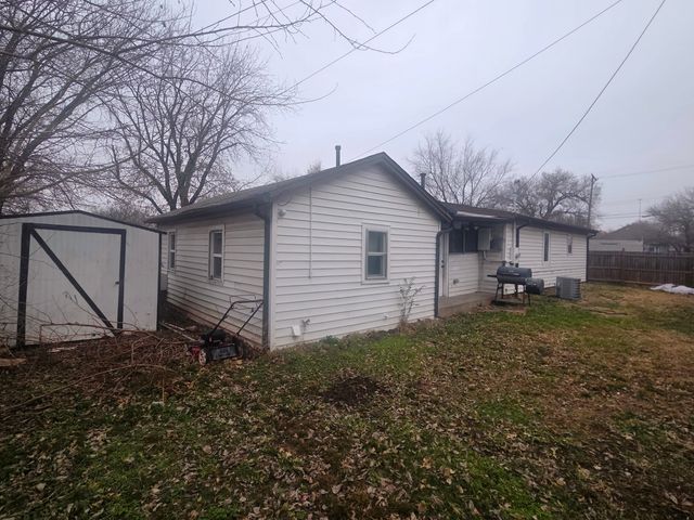 918 S Sedgwick, Wichita, KS 67213