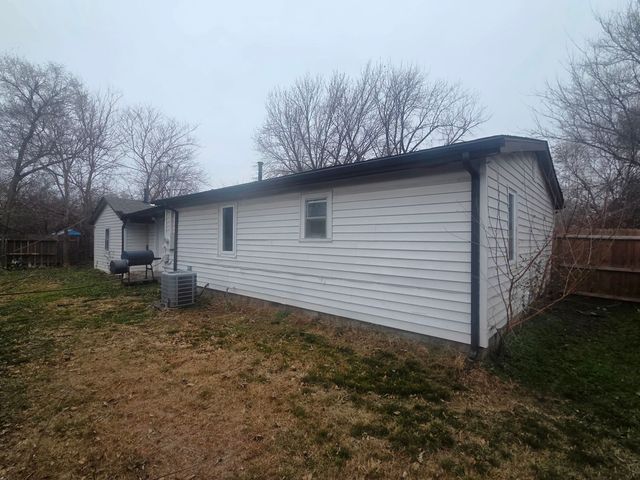 918 S Sedgwick, Wichita, KS 67213