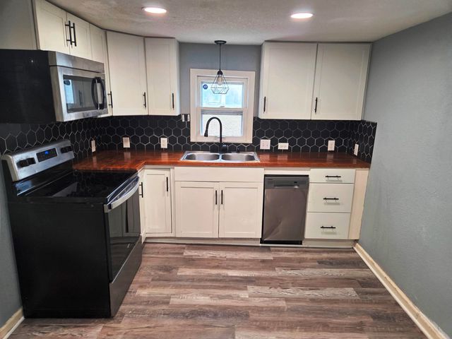 918 S Sedgwick, Wichita, KS 67213