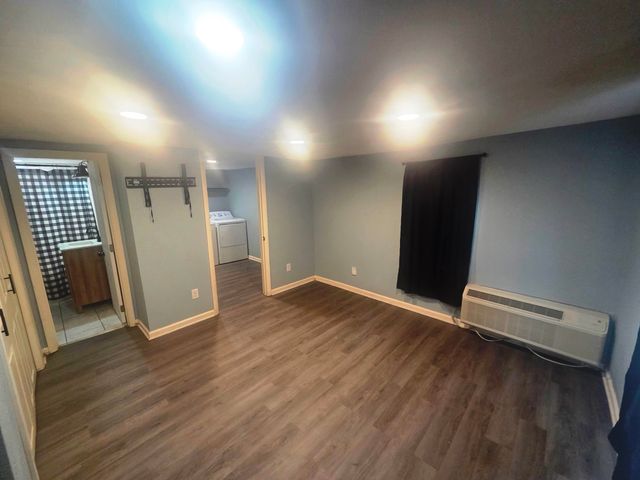 918 S Sedgwick, Wichita, KS 67213