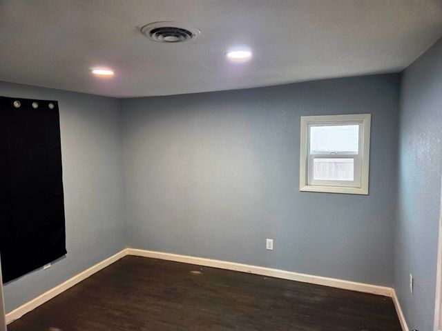 918 S Sedgwick, Wichita, KS 67213