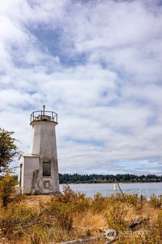 8531 NE Willow Drive, Olympia, WA 98506