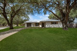 1120 maia, Pleasanton, TX 78064