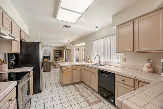1091 W Graythorn Place, Oro Valley, AZ 85737