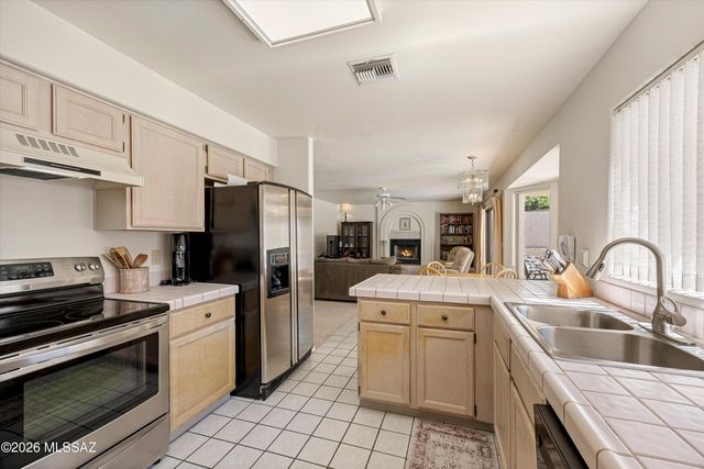 1091 W Graythorn Place, Oro Valley, AZ 85737