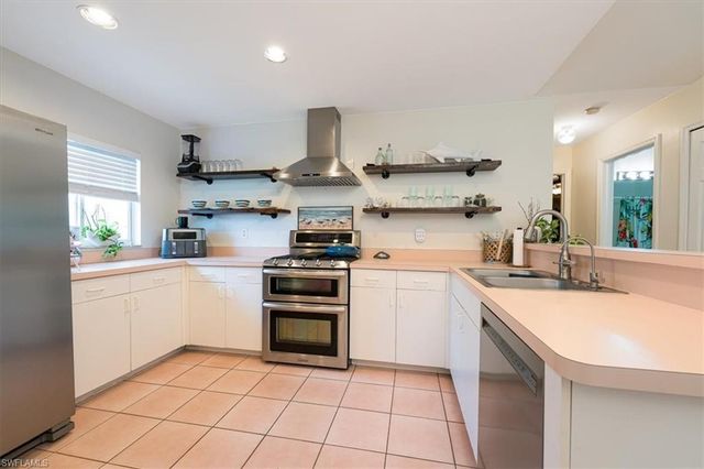 8312 Tahiti RD, Fort Myers, FL 33967