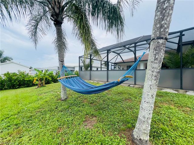 8312 Tahiti RD, Fort Myers, FL 33967