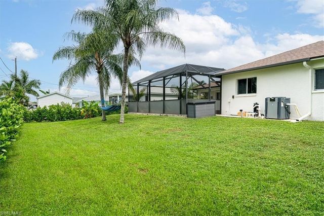 8312 Tahiti RD, Fort Myers, FL 33967