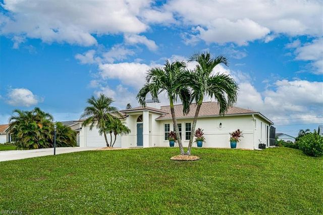 8312 Tahiti RD, Fort Myers, FL 33967