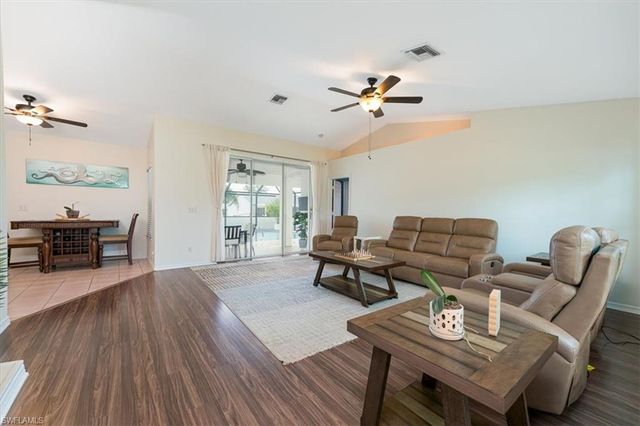 8312 Tahiti RD, Fort Myers, FL 33967